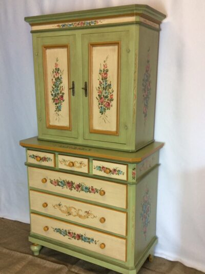 Cassettiera con armadietto