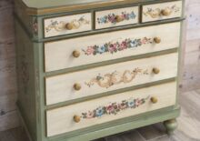 Chest of drawers